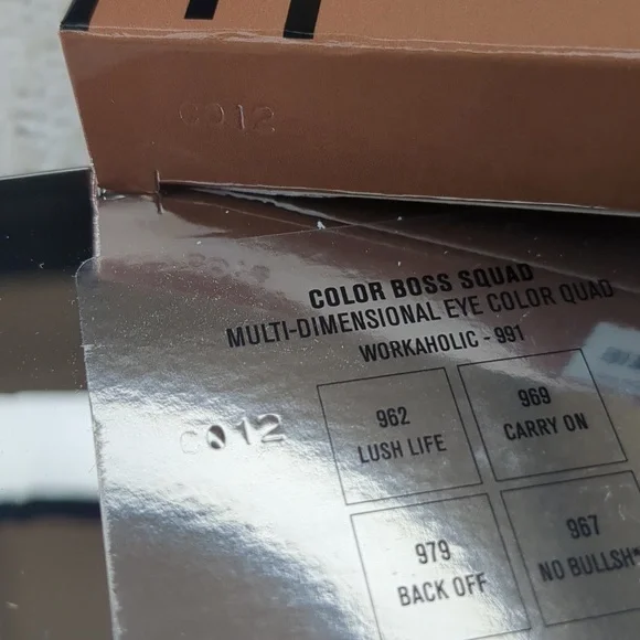 IL MAKIAGE Color Boss Squad Eyeshadow Palette in Workaholic, 1.5g X 4 6g… - Picture 7 of 15